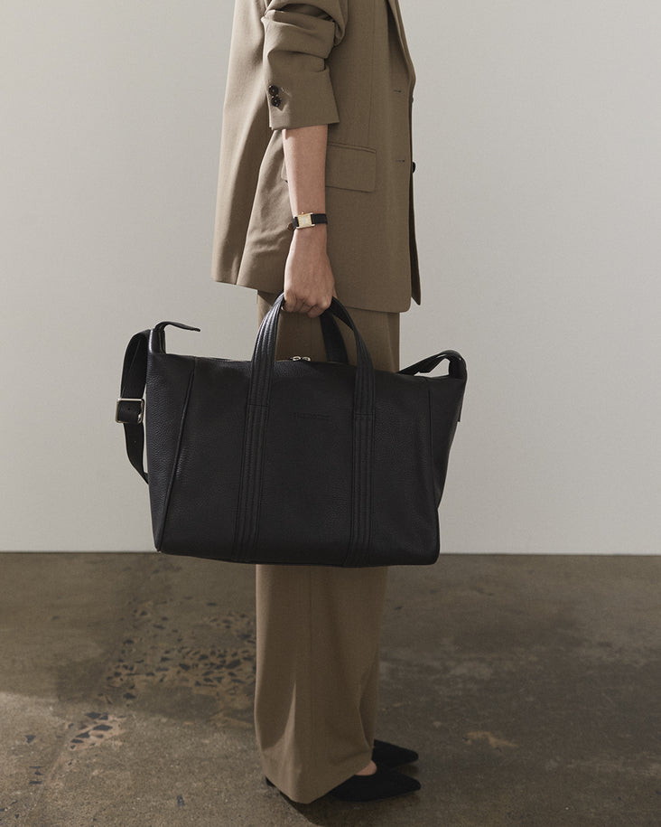 Aries Duffle Bag: Black