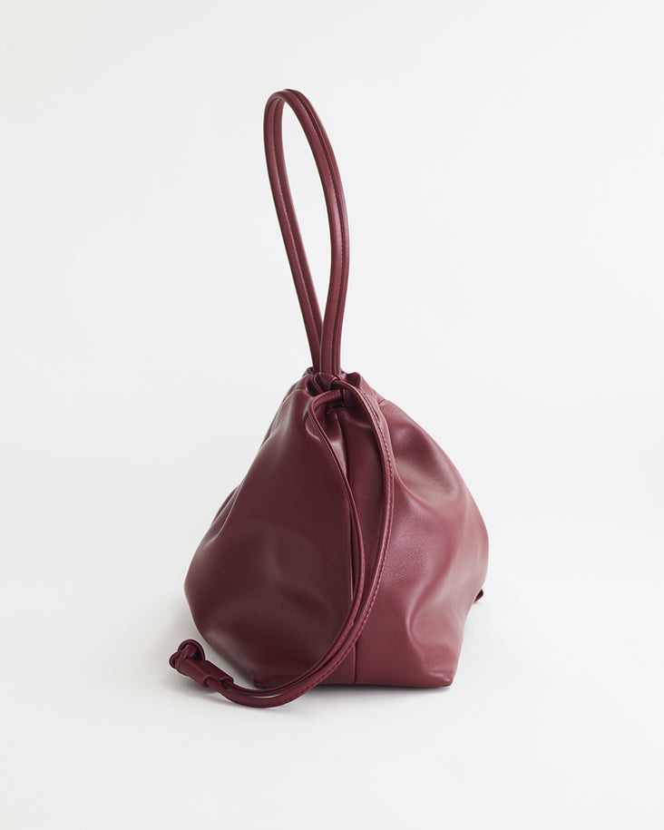 Fin Shoulder Bag: Cedar Red
