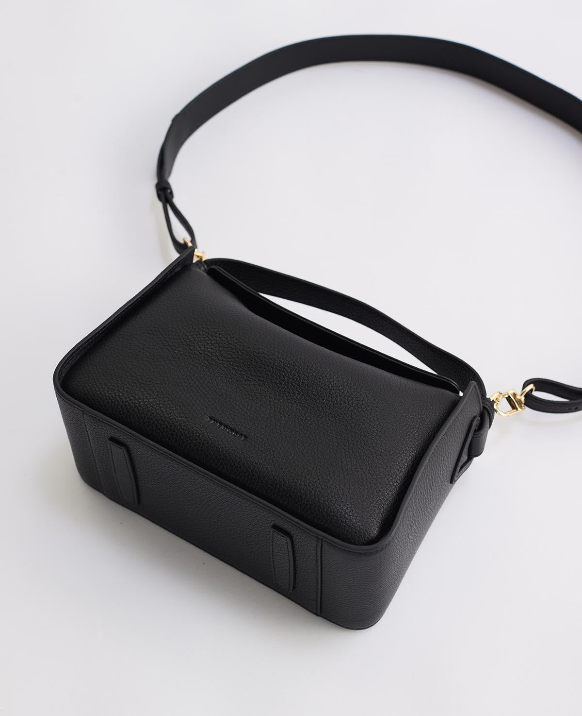 Clementine Bag in Gold/Black | The Horse