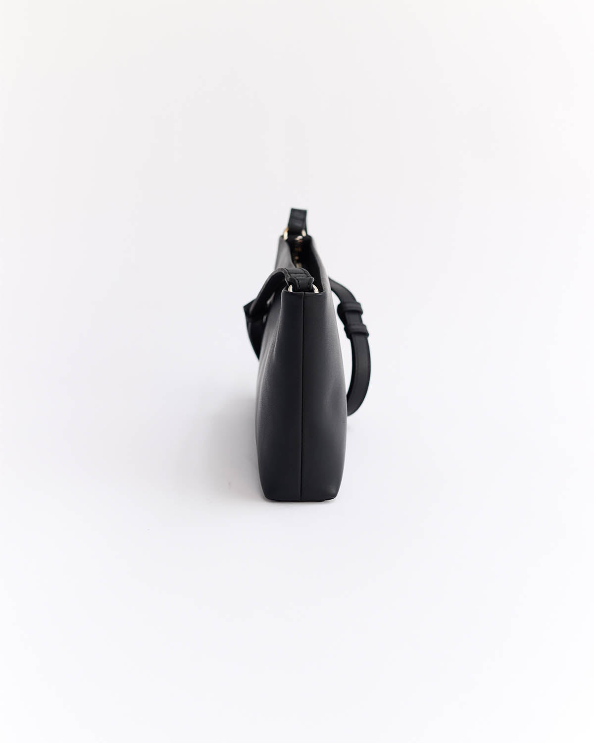 Wes Shoulder Bag: Black