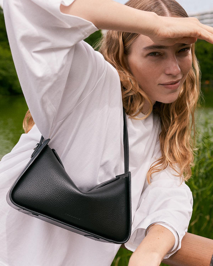 Clementine Shoulder Bag: Black