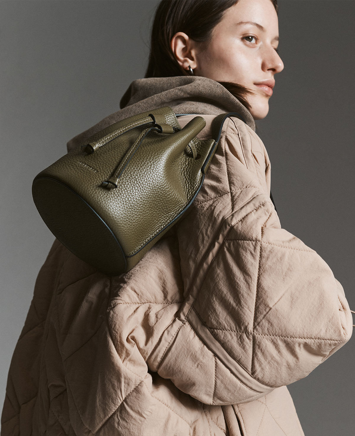 Bobb Bucket Bag: Olive Pebbled Leather