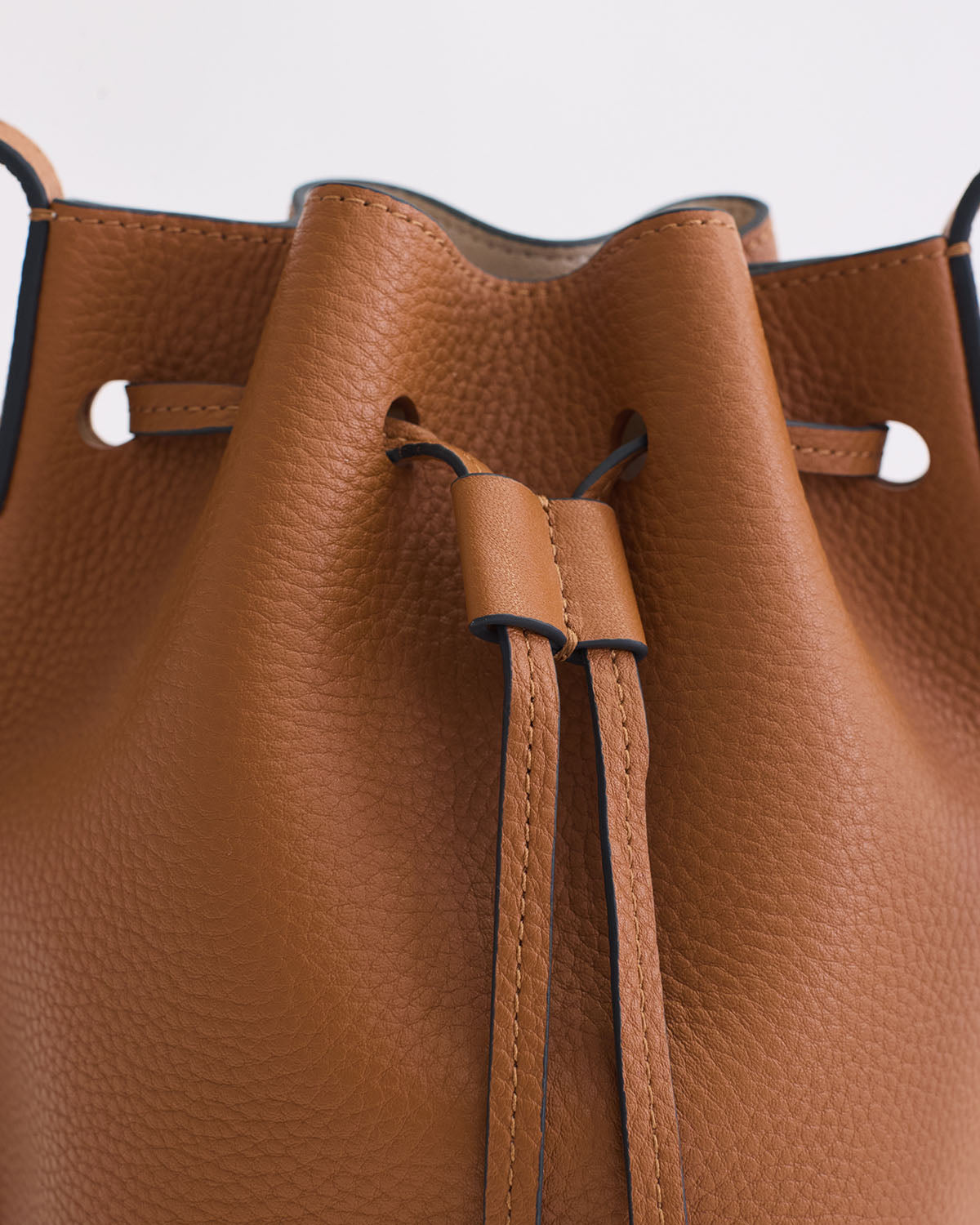 Bobb Bucket Bag: Tan Pebbled Leather