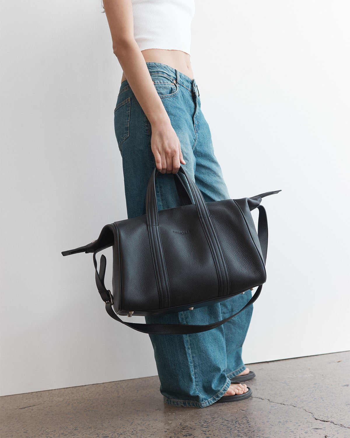 Aries Duffle Bag: Black