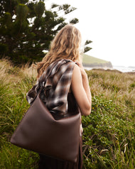 Large Daisy Bag: Coffee