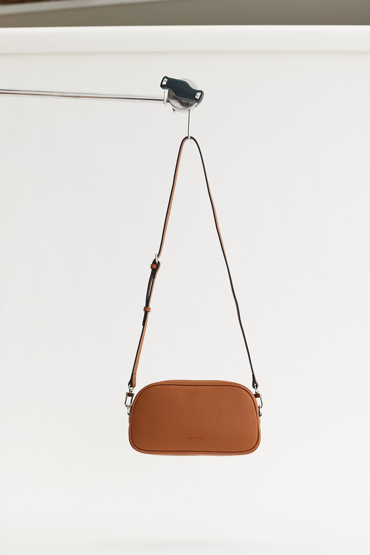 Wyn Crossbody Bag: Tan