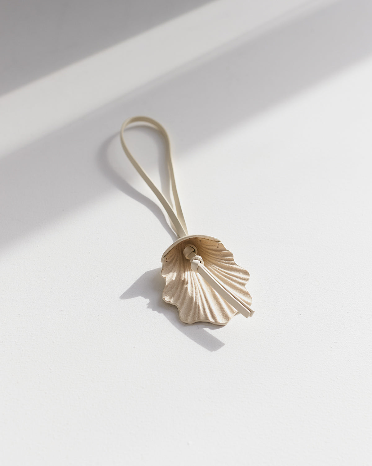 Shell Charm: Ecru