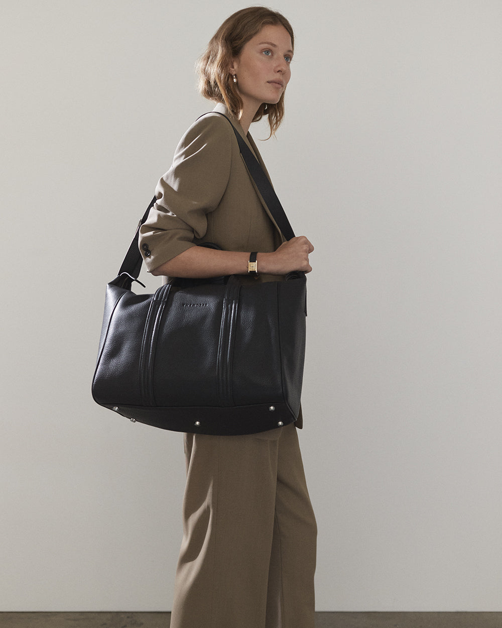 Aries Duffle Bag: Black