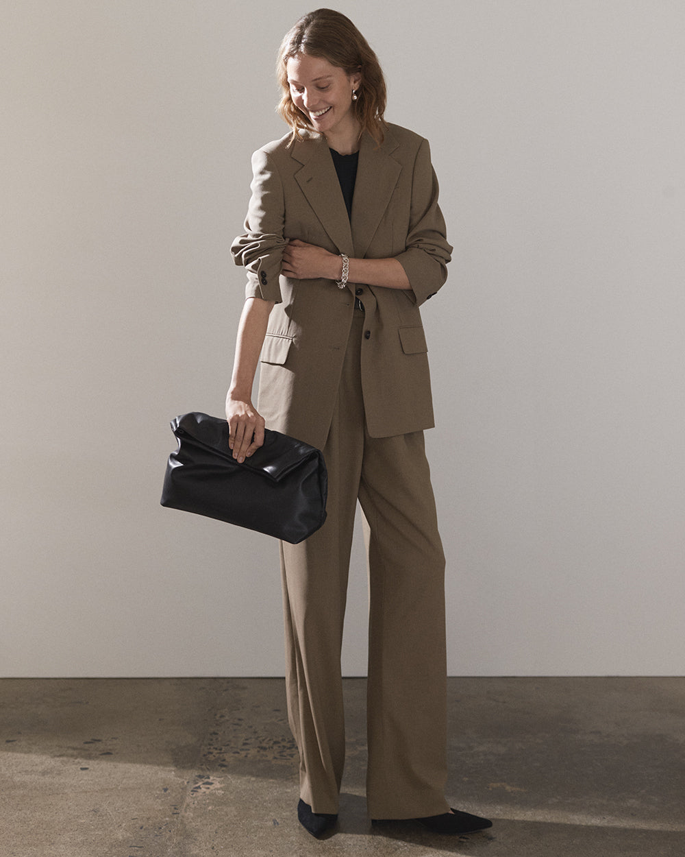 Benny Fold Clutch: Black