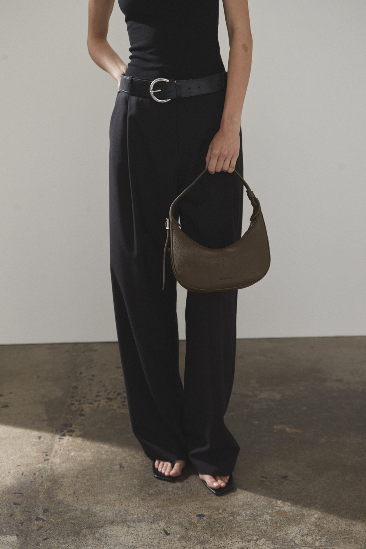 Classic Leather Belt: Black
