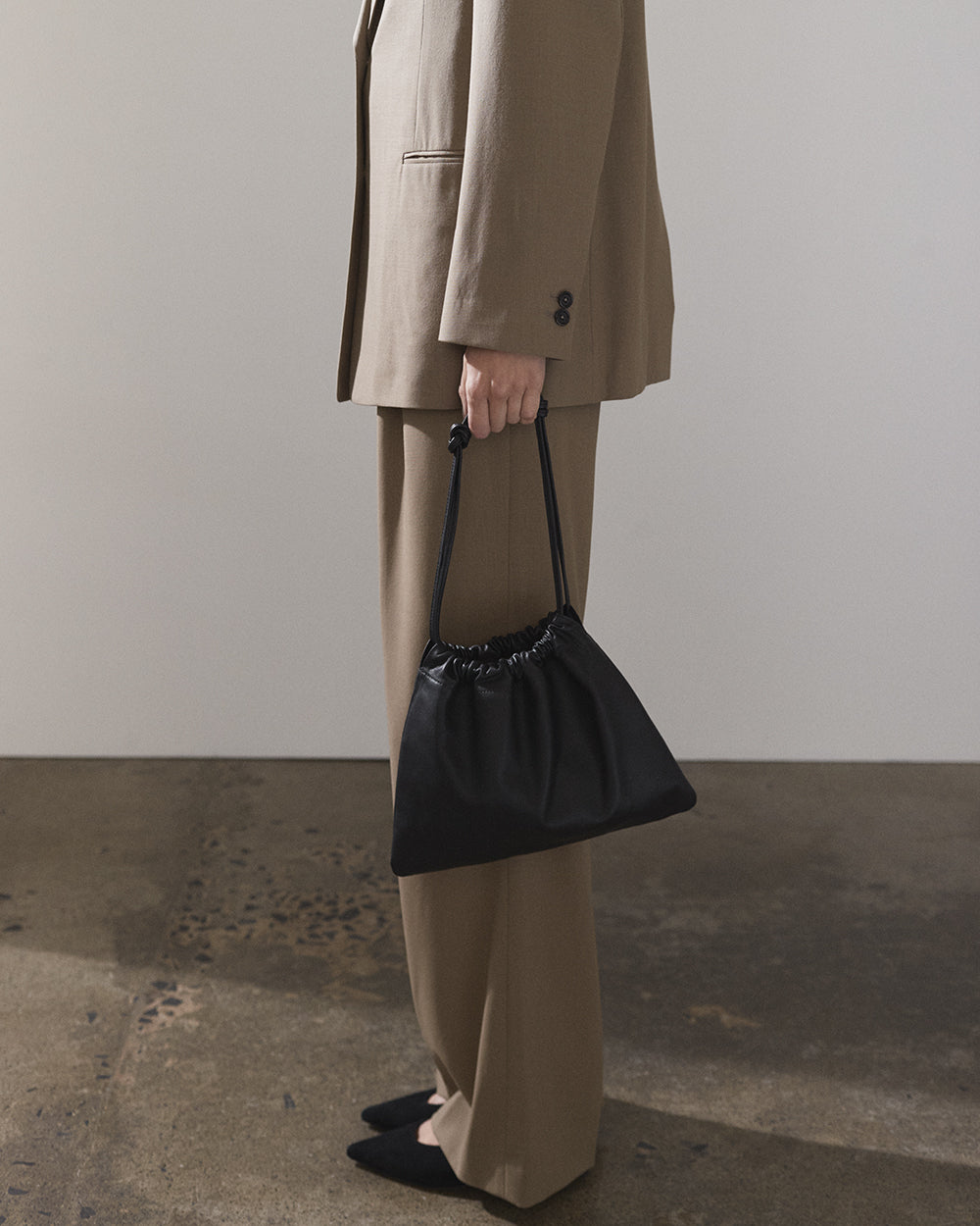 Fin Drawstring Bag: Black