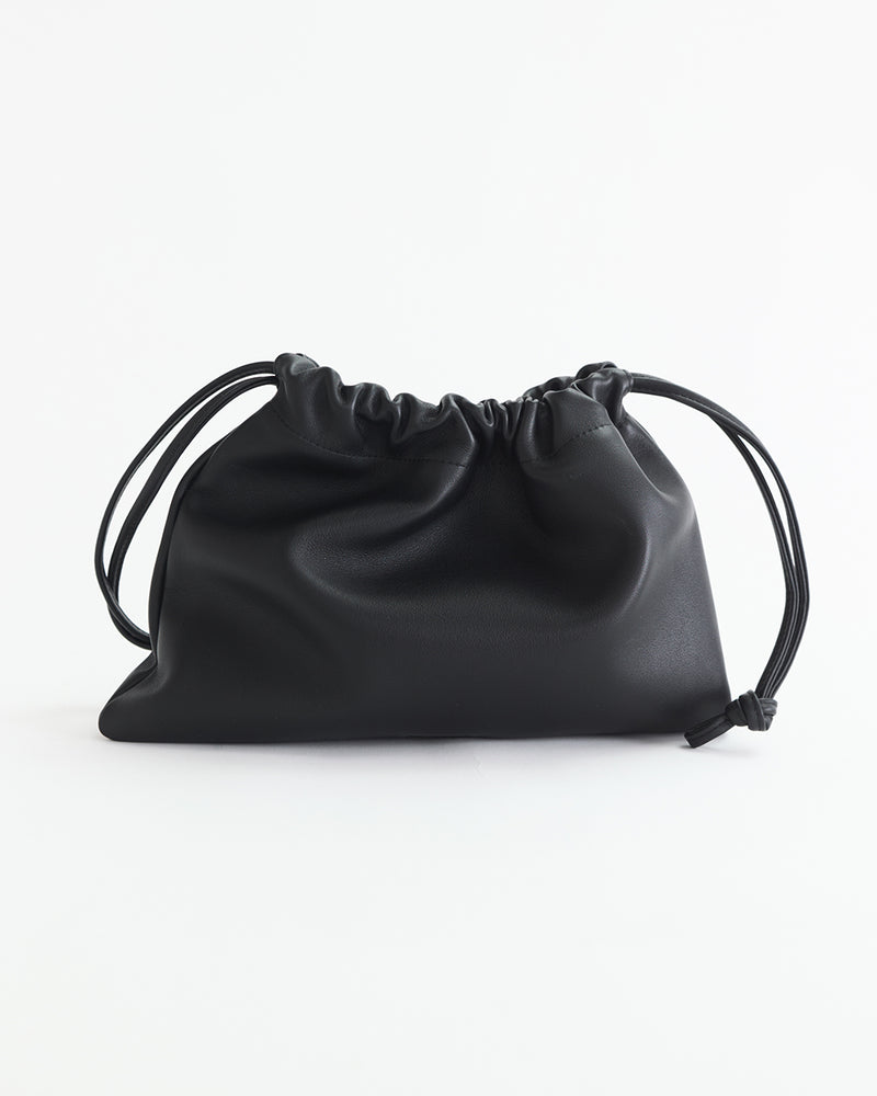 Fin Drawstring bag in black | The Horse