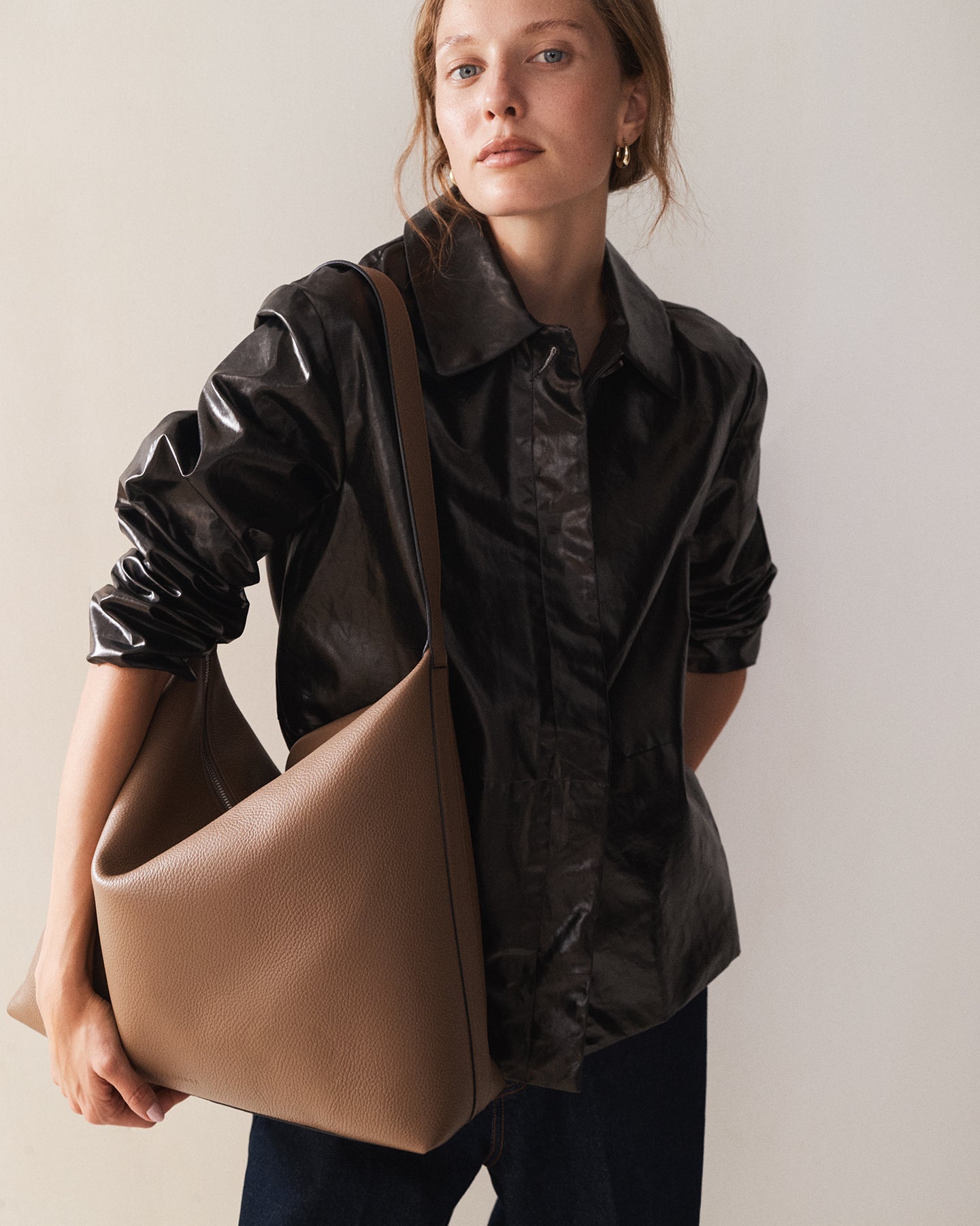The Large Daisy Handbag in Taupe | The Horse