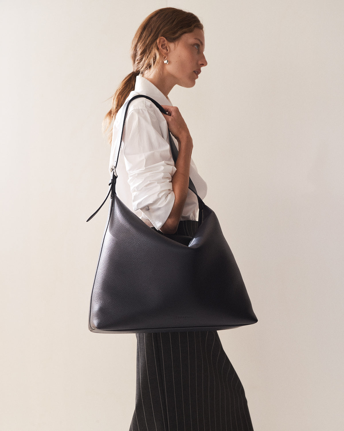 Large Daisy Bag: Navy